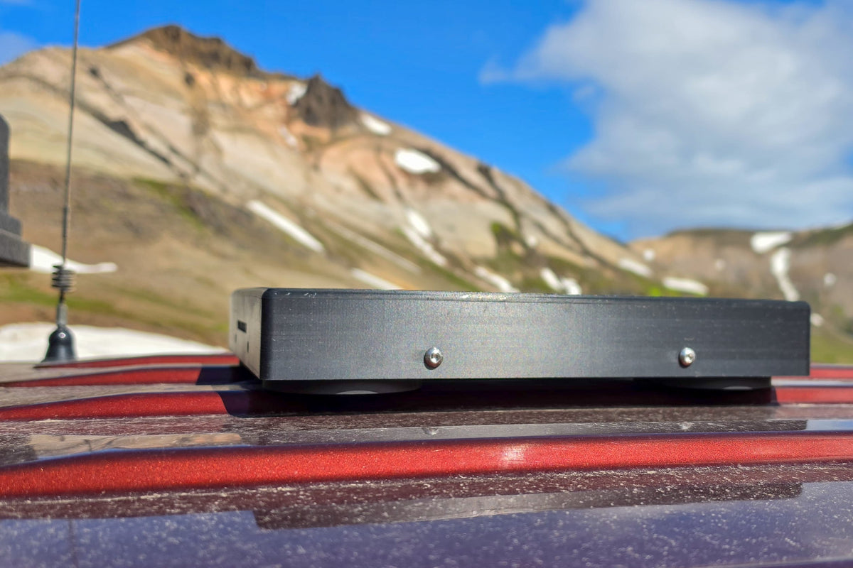 Starlink Mini þakfesting á ARB Base Rack